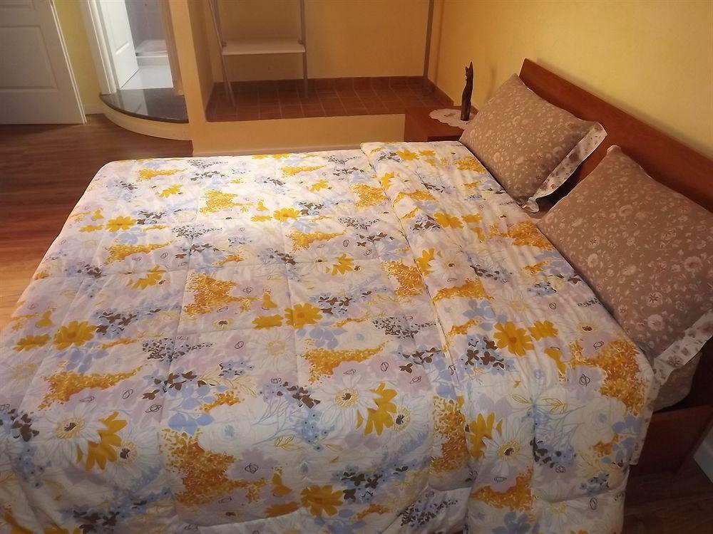 Bed and Breakfast Il Gelsomino Ferno Exterior foto