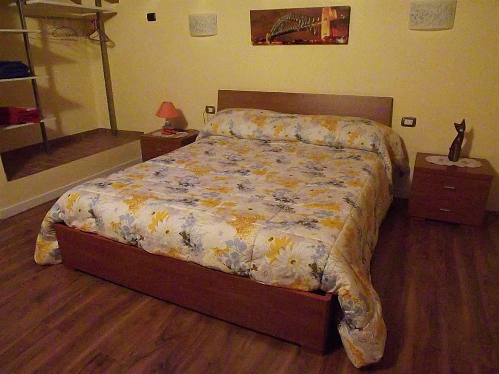 Bed and Breakfast Il Gelsomino Ferno Exterior foto