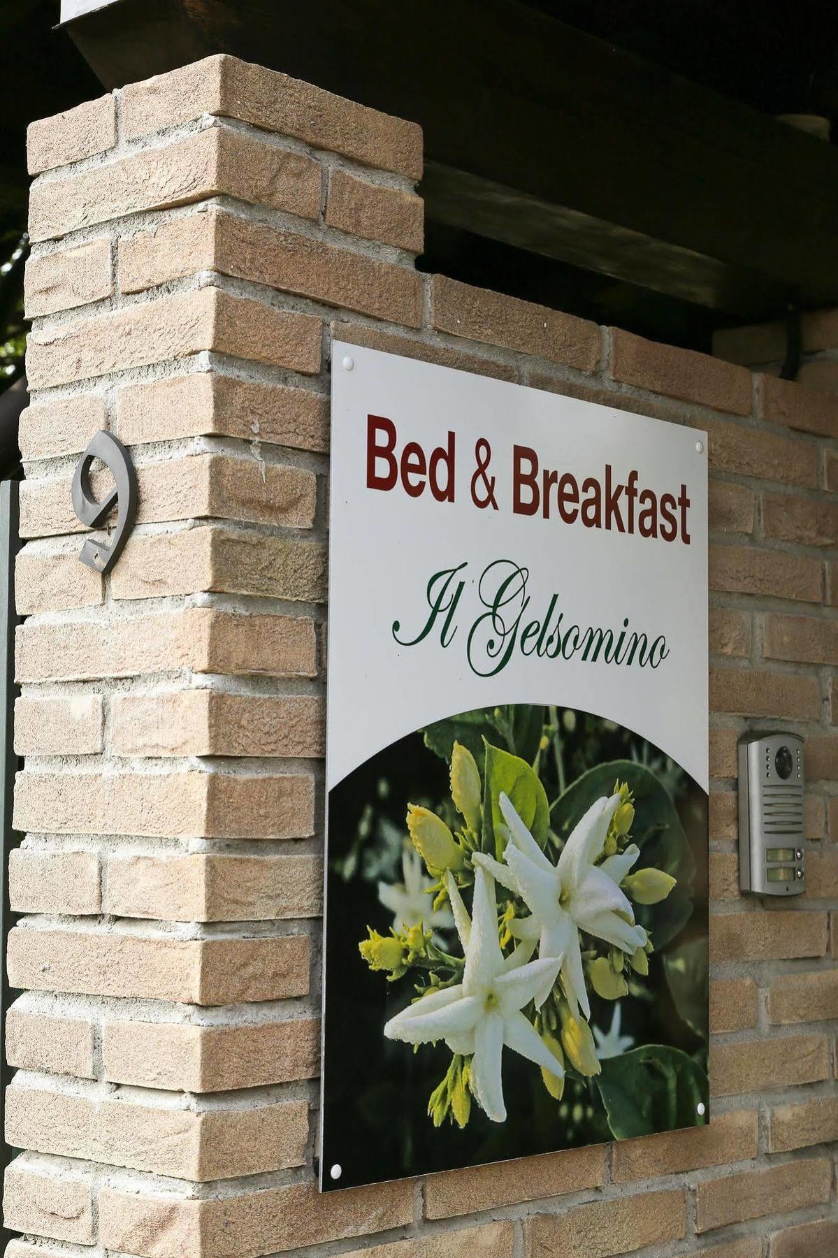 Bed and Breakfast Il Gelsomino Ferno Exterior foto